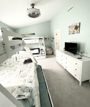 3 chambres, fer et planche à repasser, Wi-Fi gratuit, draps fournis