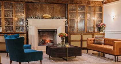 102 · Vintage Chic #102 - Hotel Phillips