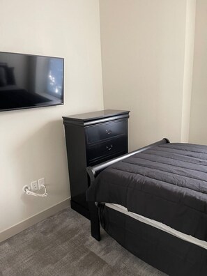 1 bedroom, iron/ironing board, free WiFi, bed sheets - Downtown Historic Warehouse District Lofts 301 (Cleveland)