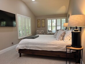 4 chambres, bureau, fer et planche à repasser, accès au Wi-Fi (inclus)