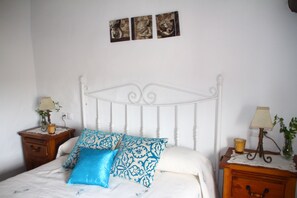 2 chambres, fer et planche à repasser, Wi-Fi gratuit, draps fournis