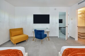 2 chambres, bureau, fer et planche à repasser, accès au Wi-Fi (inclus)