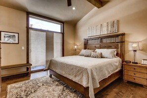 4 bedrooms, travel crib, free WiFi, bed sheets