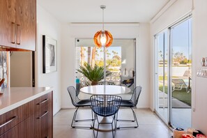 Dining - Alhambra House - Indian Canyons South Palm Springs (Palm Springs)