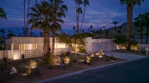 Property grounds - Alhambra House - Indian Canyons South Palm Springs (Palm Springs)