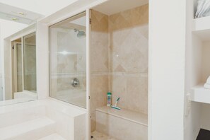 Bathtub, hair dryer, towels - Casa Primo By FMI Rentals (Puerto Peñasco)