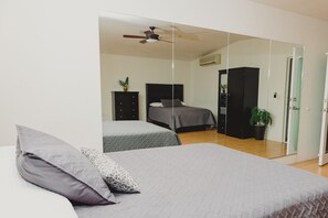 5 habitaciones, tabla de planchar con plancha y wifi gratis