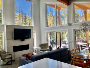 Smart TV, fireplace - Ski-Access and View Chair 5 Runs From Cabin in Brian Head, UT (Brian Head)
