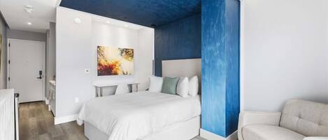 Iron/ironing board, free WiFi, bed sheets