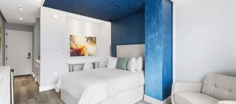 Mott Haven Queen Suite | Gym | Kitchenette
