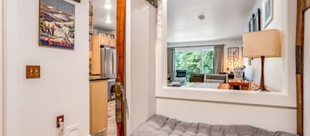 Ski-In/Ski-Out Condo with Fireplace, Fast WiFi, Washer/Dryer & Seasonal Pool