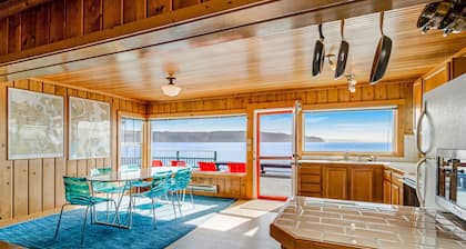 Waterfront Home on Puget Sound w/ Stunning Mount Rainier View, Deck, & Bunkhouse