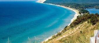 Glen Den - Spectacular Views of Sleeping Bear Dunes, Luxury Lakefront Home