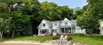 Glen Den Amazing Views of Sleeping Bear Dunes, Luxury Lakefront Home Glen Arbor