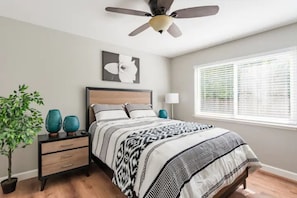 2 bedrooms, desk, iron/ironing board, free WiFi