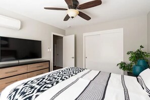 2 habitaciones, escritorio, tabla de planchar con plancha y wifi gratis 