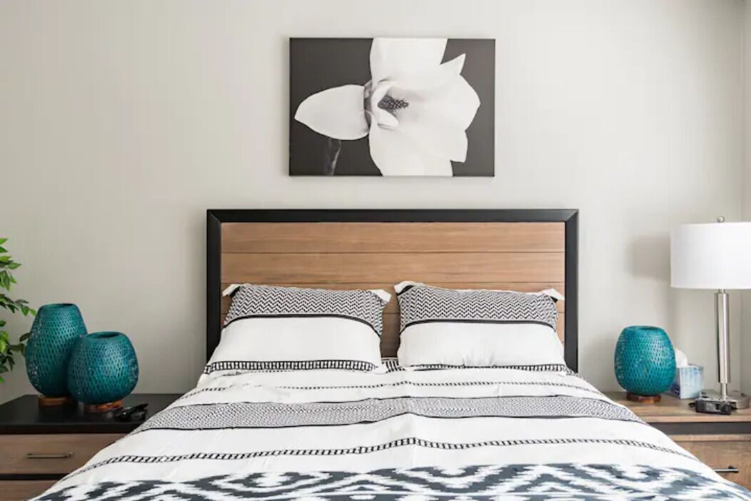 2 habitaciones, escritorio, tabla de planchar con plancha y wifi gratis 