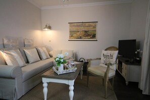 TV - Jordanstrasse 35 Whg. 1 - cozy vacation apartment on the ground floor of a (Zingst)