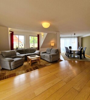 TV, stereo - Strandstrasse 41 Apartment 2 - Spacious, comfortable and high-quality apartment (Zingst)