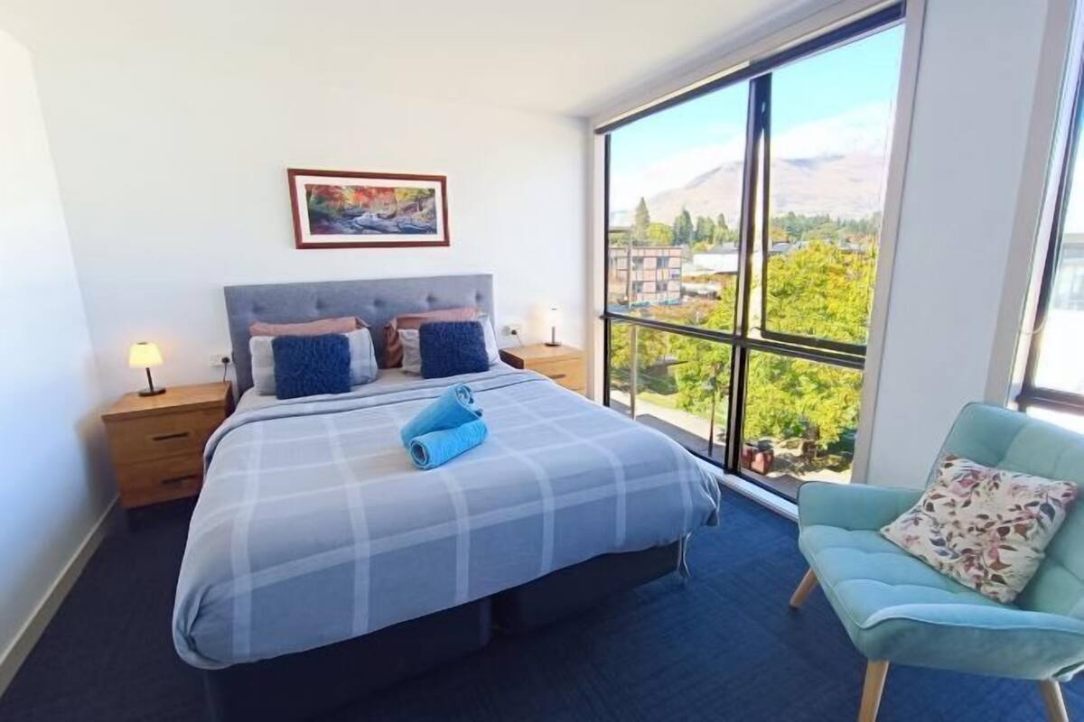 Wifi gratis y ropa de cama 