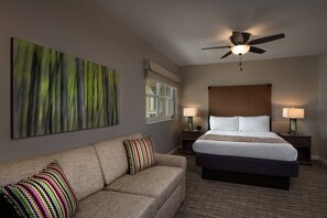 3 bedrooms, in-room safe, iron/ironing board, WiFi