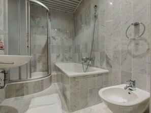 Hair dryer - Lovely apartment for 4 people with WIFI, TV and balcony (Bad Hofgastein)