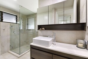 Apartment, 2 Bedrooms, 2 Bathrooms, River View | Bathroom | Shower, hair dryer, towels, soap - Pisces Apartments (Noosa Heads)
