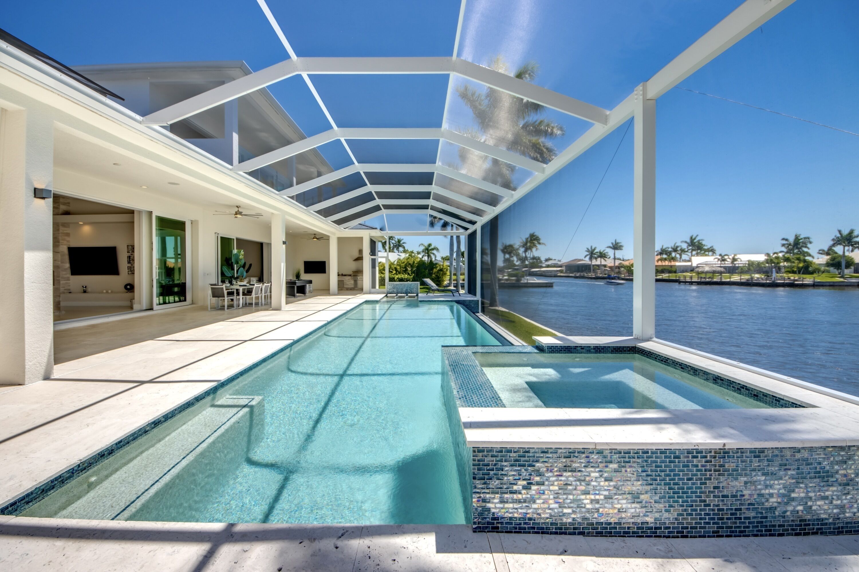 Outdoor pool, an infinity pool