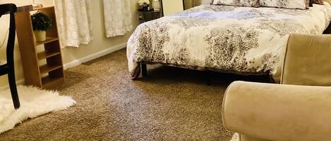 1 bedroom, desk, free WiFi