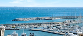 Apartamento "Trilocale in villa vista mare Apt 1" con vistas al mar
