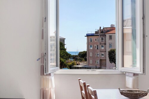Ferienwohnung "Bilocale Mezzano in centro" mit Meerblick und Klimaanlage