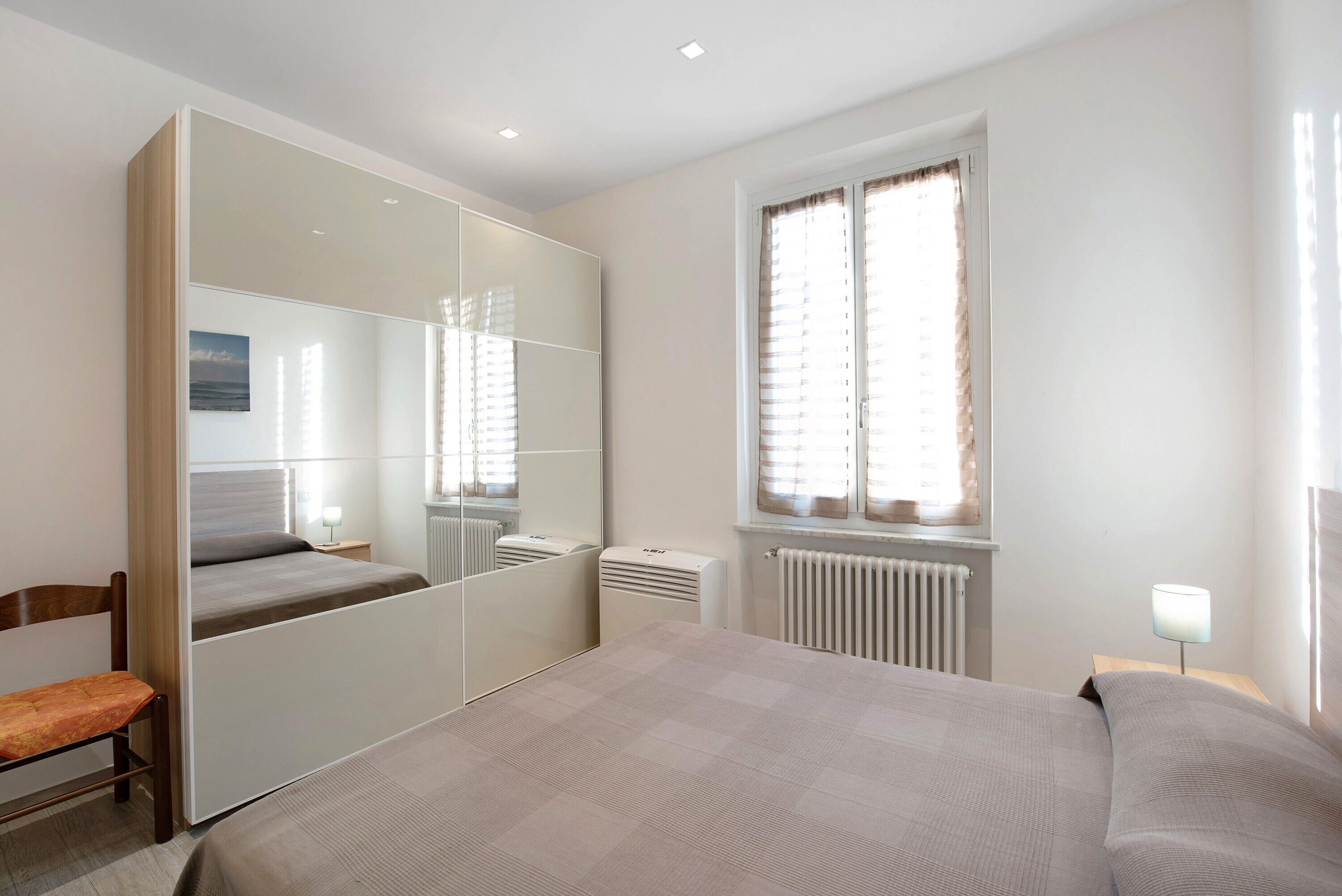 2 bedrooms, iron/ironing board, bed sheets