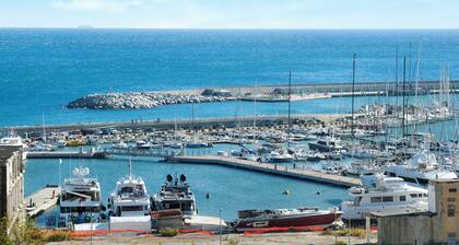 Vacation Apartment Trilocale in villa Apt 5 with Sea View, Garden & Terrace