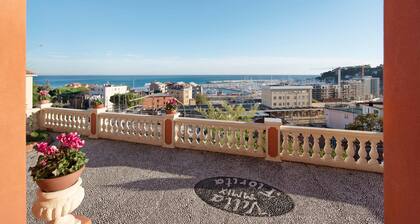 Appartement de vacances Apt 5 Trilocale dans une villa avec vue sur la mer, jardin et terrasse