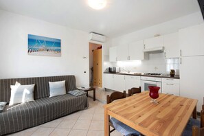 Interior - Apartment "Trilocale San Nazario" near Beach with A/C (Varazze)