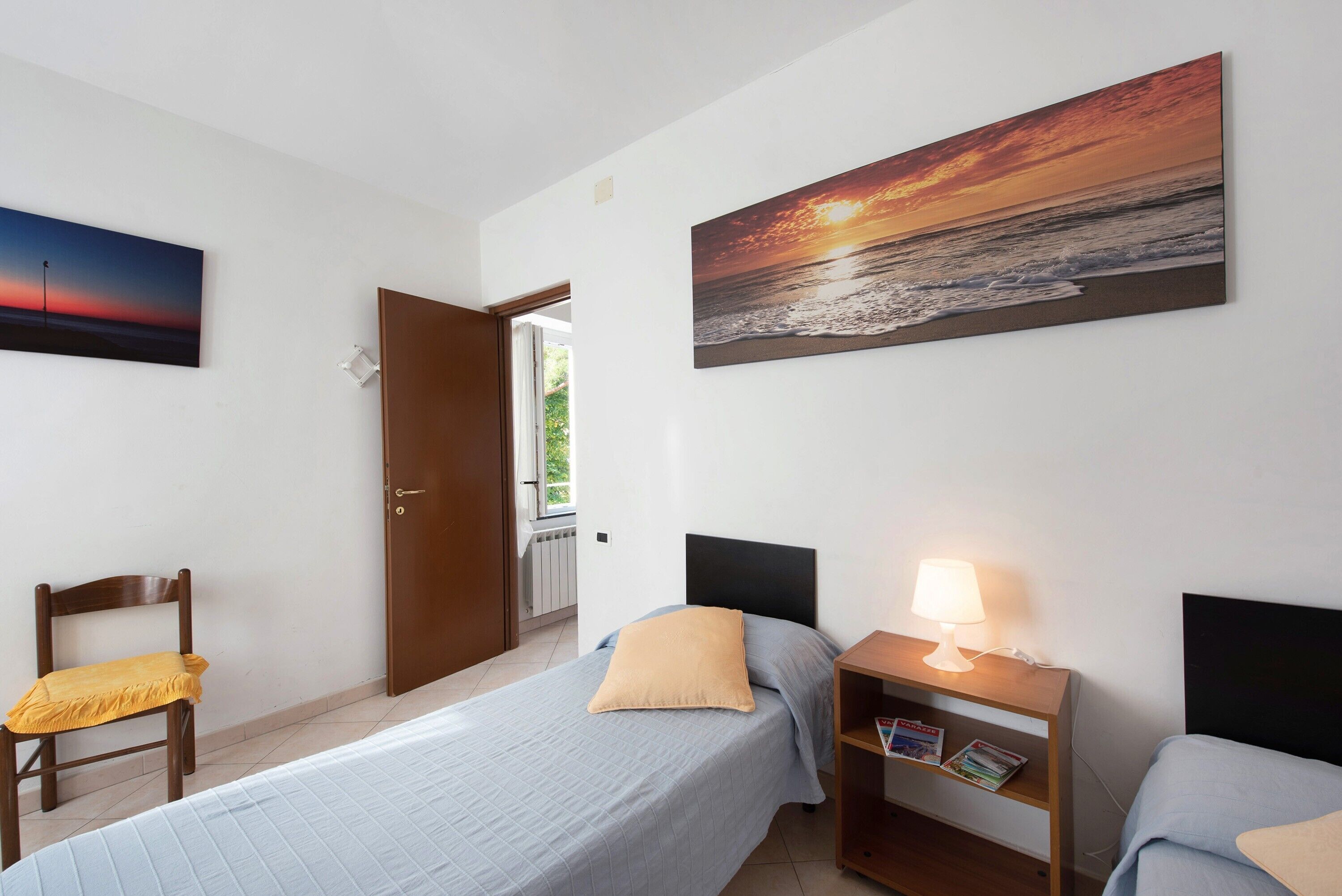 2 habitaciones, tabla de planchar con plancha, wifi y ropa de cama 