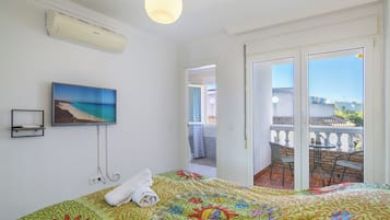 2 makuuhuonetta, silitysrauta/-lauta, ilmainen Wi-Fi, vuodevaatteet