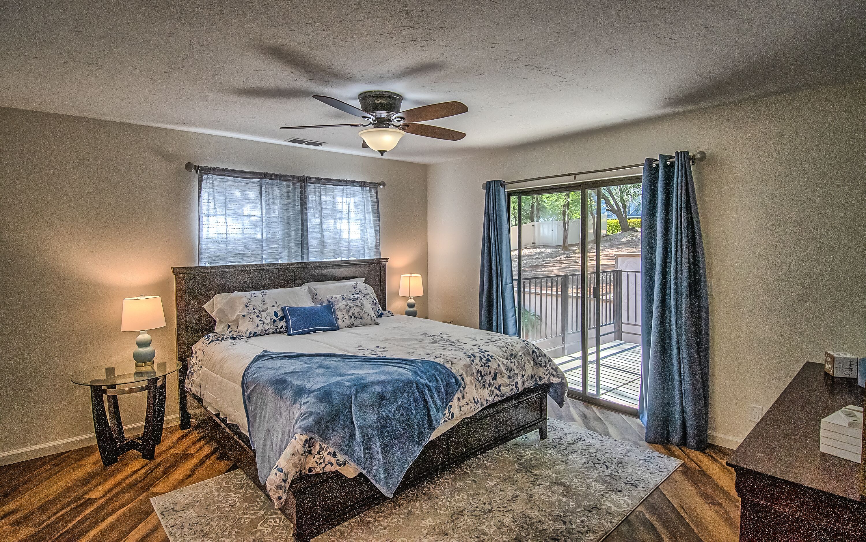 3 chambres, fer et planche à repasser, Wi-Fi gratuit, draps fournis