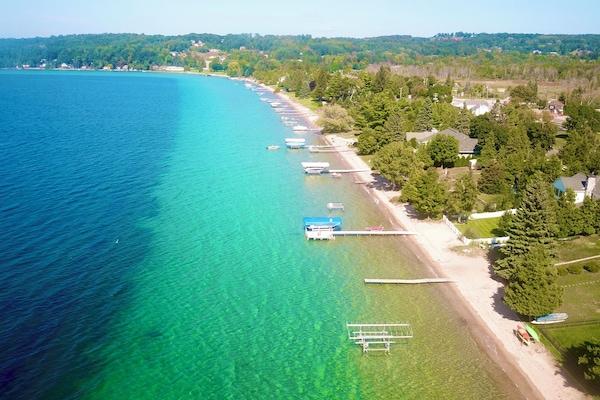 Platja a a prop, gandules de platja i tovalloles de platja