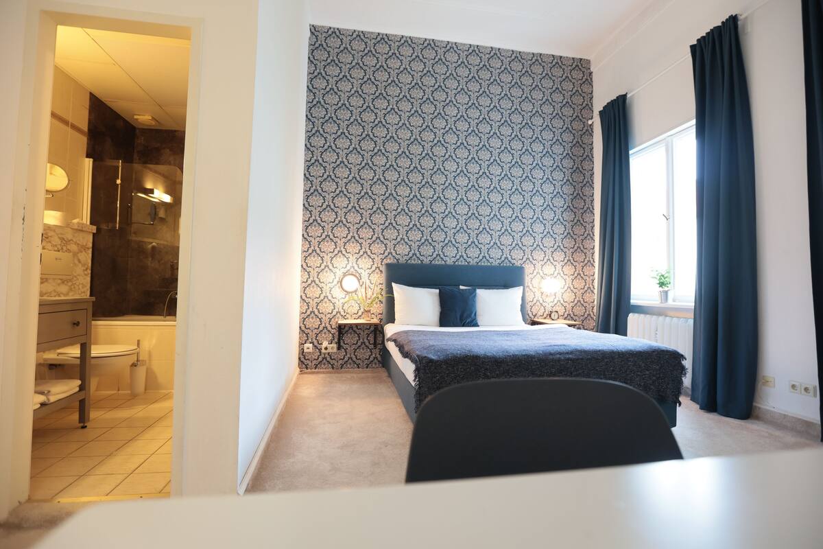 Classic Double Room | Individually decorated, individually furnished, desk, laptop workspace