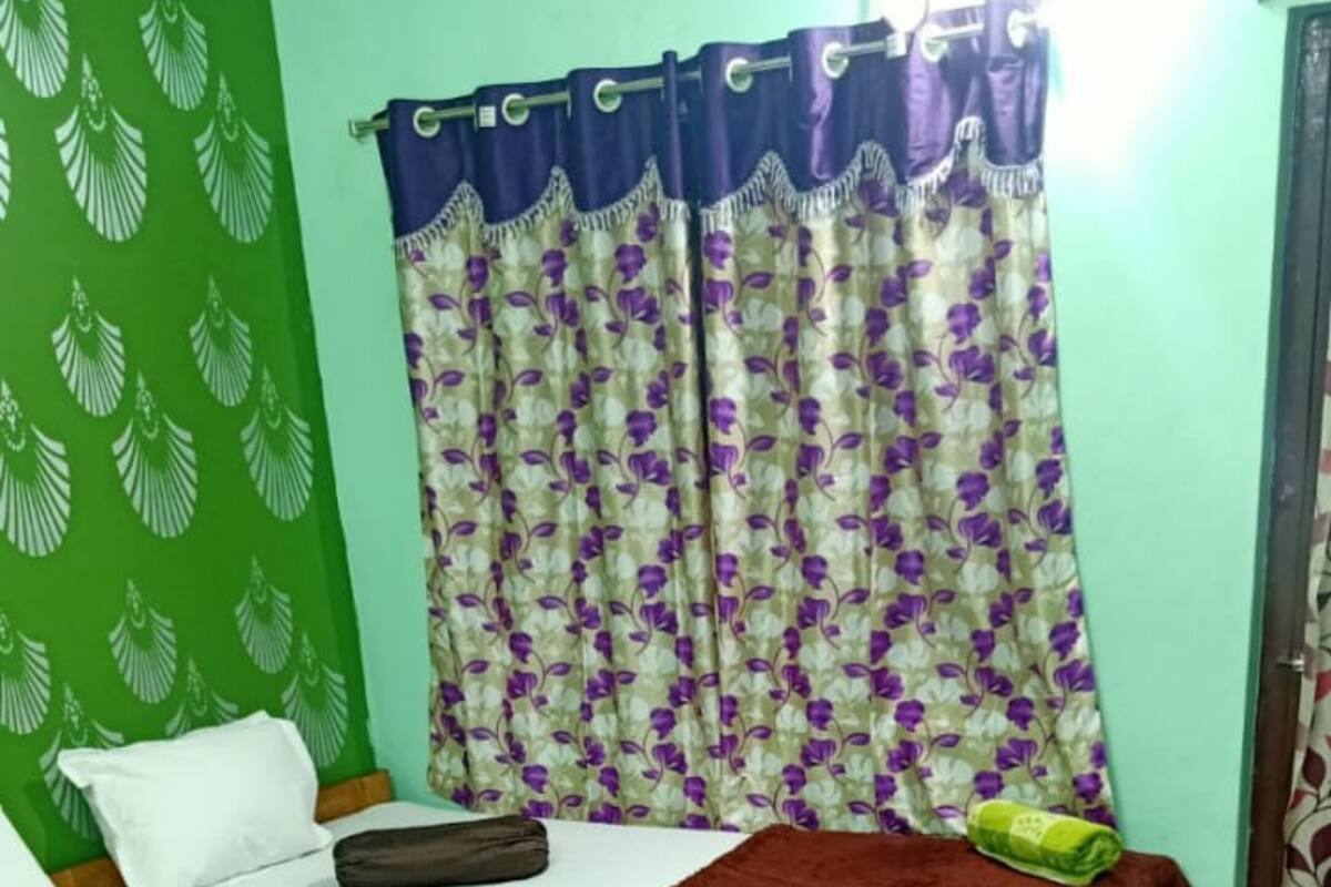 Egyptian cotton sheets, premium bedding, down comforters