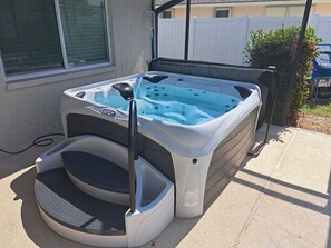 Bain à remous extérieur