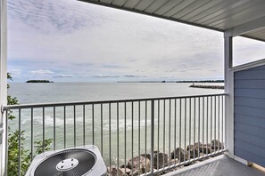 Property grounds - Middle Bass Condo w/ Balcony, Lake Erie Views (Middle Bass)
