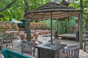 Outdoor dining - Middle Bass Condo w/ Balcony, Lake Erie Views (Middle Bass)