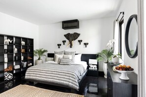 9 camere, una cassaforte in camera, una scrivania, postazione laptop