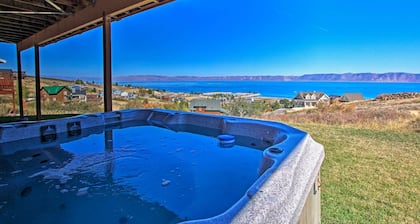 Garden City Lake House: Hot Tub & Views!