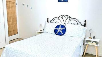 1 bedroom, desk, iron/ironing board, free WiFi