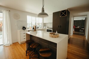 Fridge, microwave, oven, dishwasher - Gorgeous 5 bedroom beach house. Dog/Kid Friendly. (Marcoola)