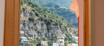 Private house with amazing view. 