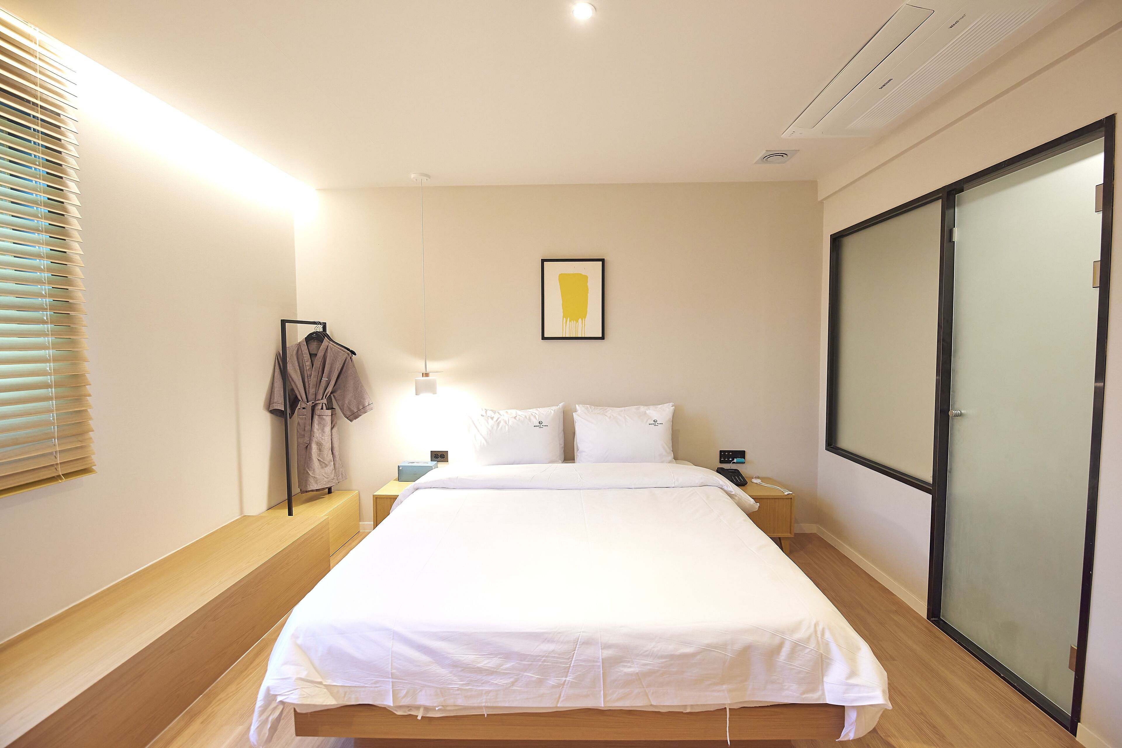 deluxe double room | individually decorated, individually furnished, desk, laptop workspace